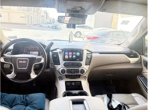 Car image 15