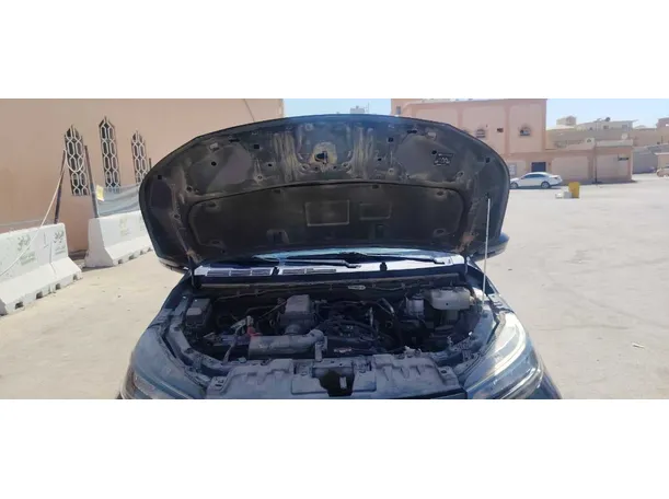 Car image 24