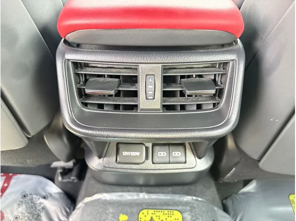 Car image 27