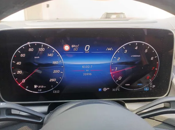 Car image 18