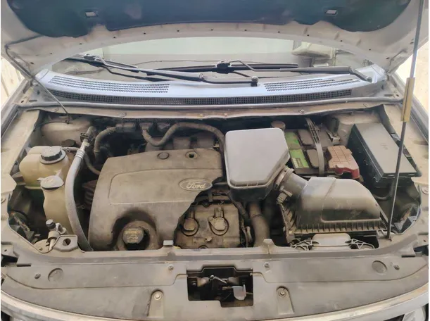 Car image 30