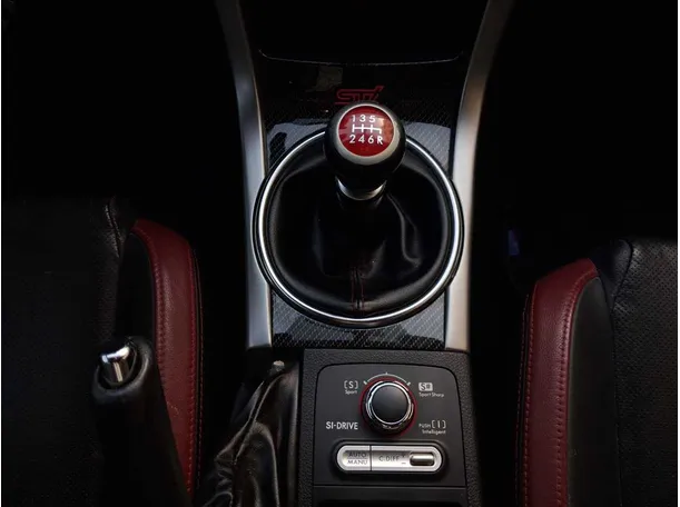 Car image 16