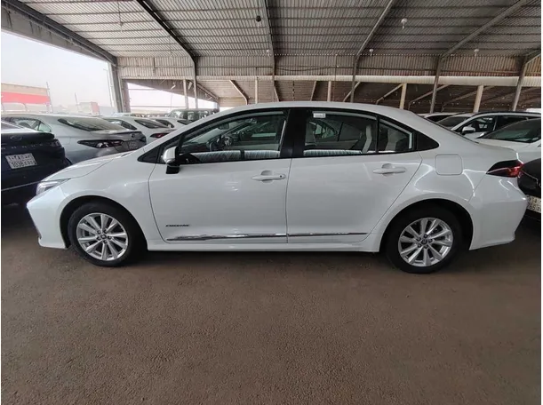 Car image 8