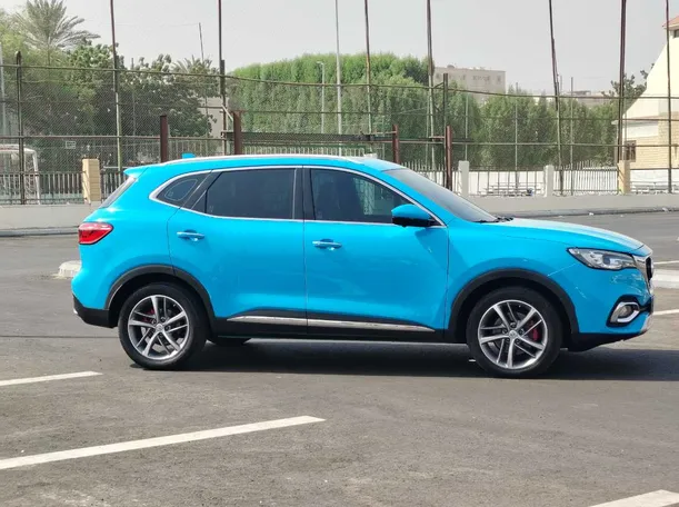 Car image 4
