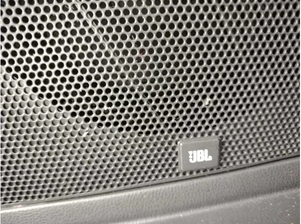 Car image 38