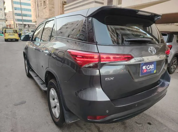 Car image 7