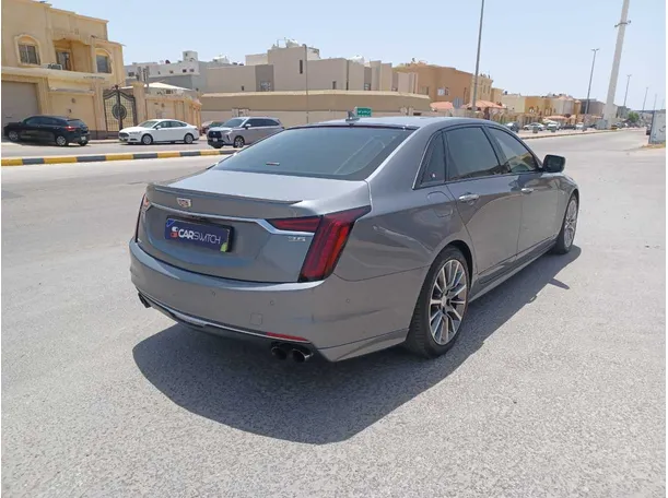 Car image 5