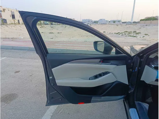 Car image 13