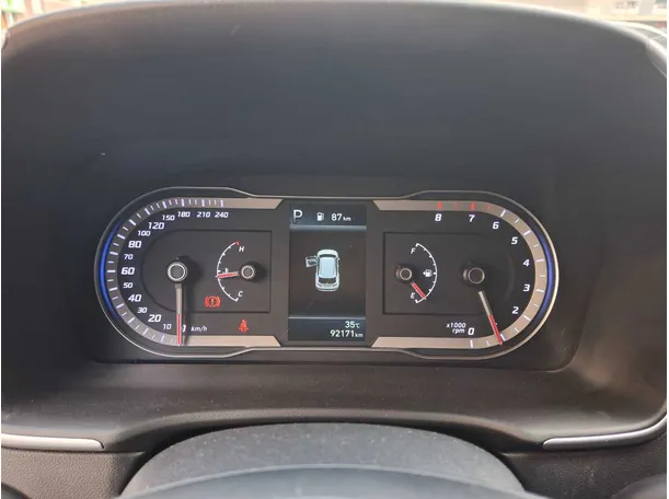 Car image 17