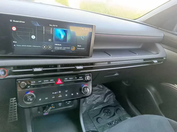 Car image 23