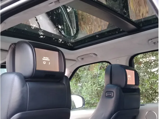Car image 17
