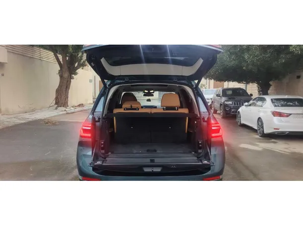 Car image 23