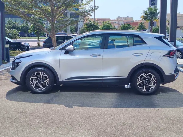 Car image 8
