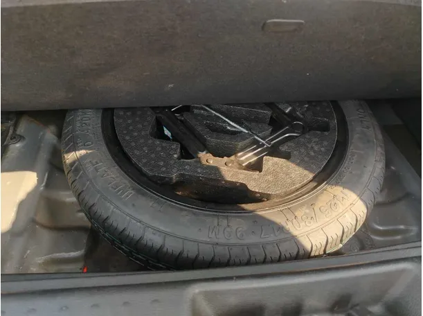 Car image 42