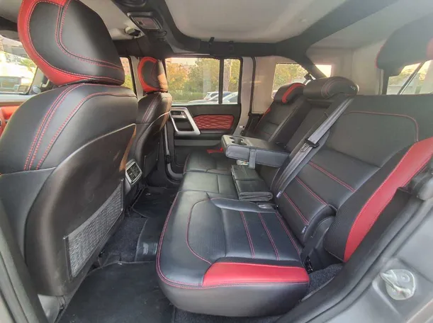 Car image 13