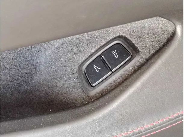Car image 36