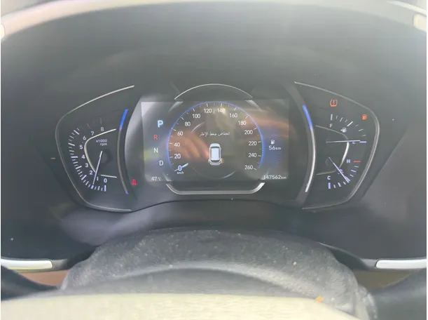 Car image 18