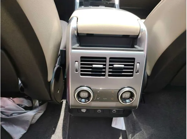 Car image 39