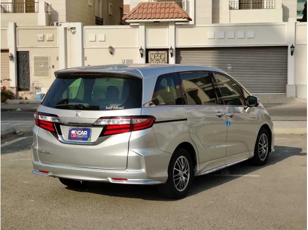 Car image 5