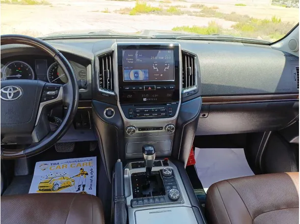 Car image 15