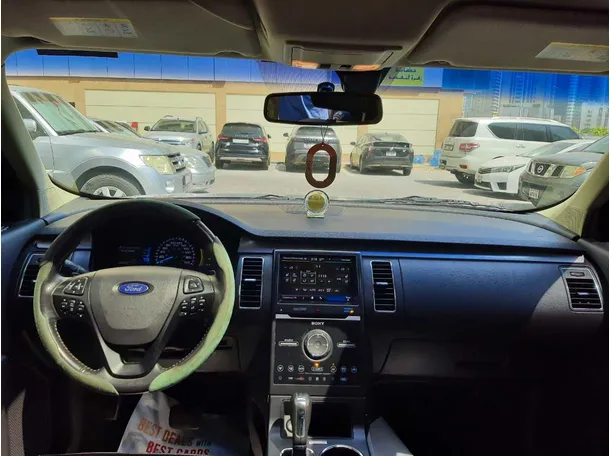 Car image 14
