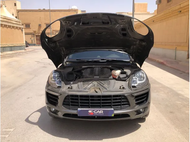 Car image 28