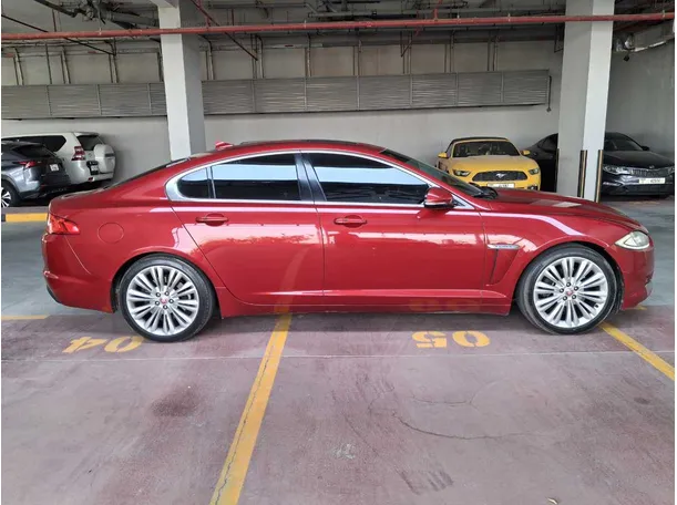 Car image 8