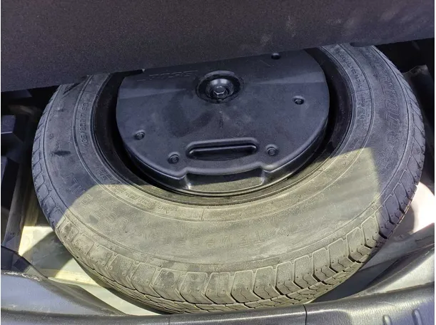Car image 21