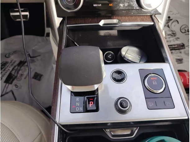 Car image 19