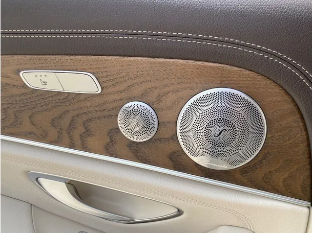 Car image 29