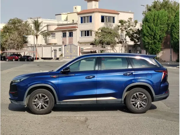 Car image 8