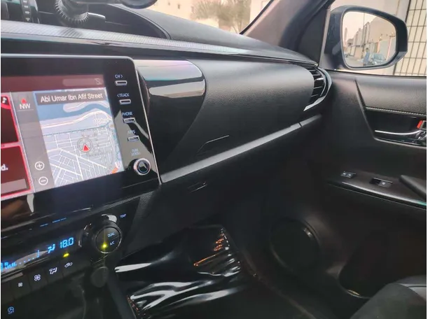 Car image 27