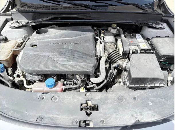 Car image 30