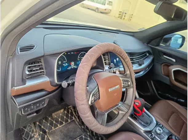 Car image 14