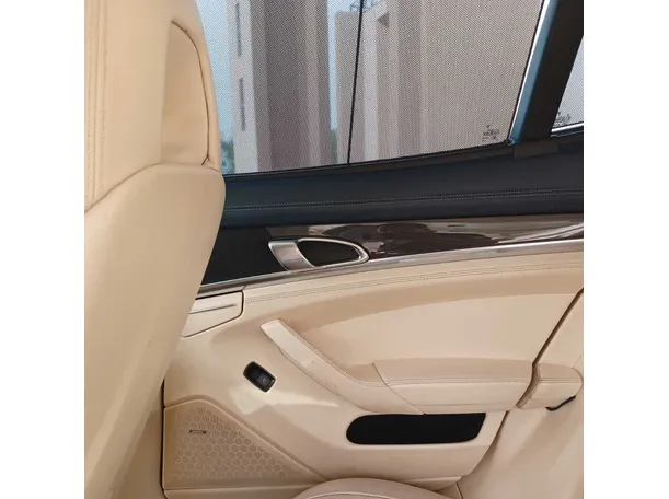 Car image 30