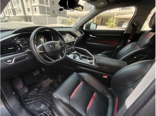 Car image 11