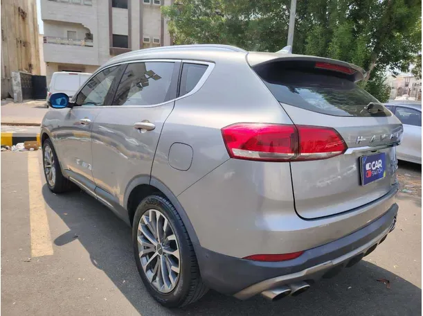 Car image 7