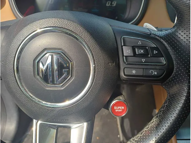 Car image 19
