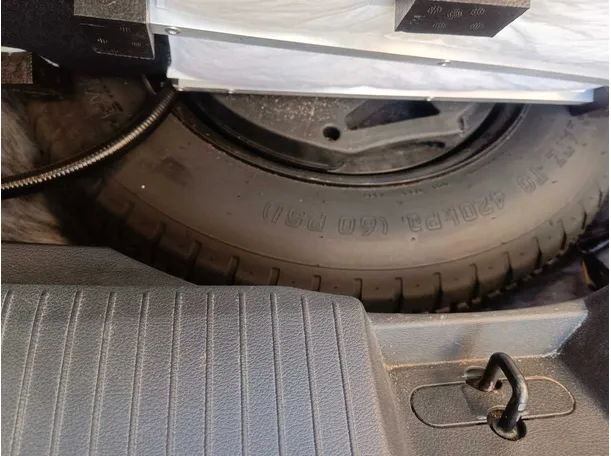 Car image 34