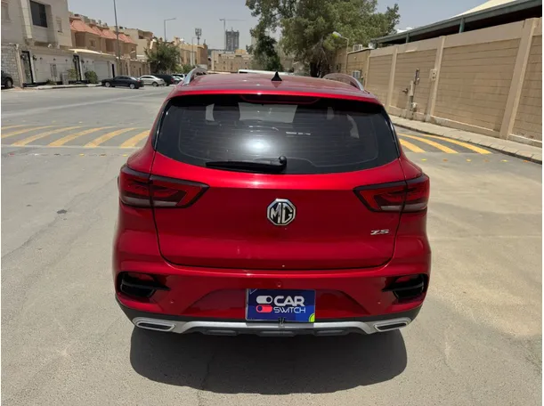 Car image 6