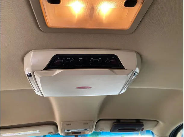 Car image 24