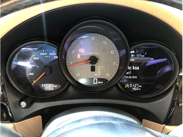 Car image 20