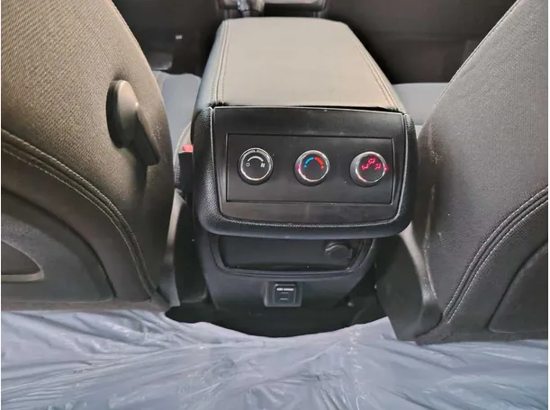 Car image 40