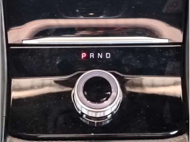 Car image 25
