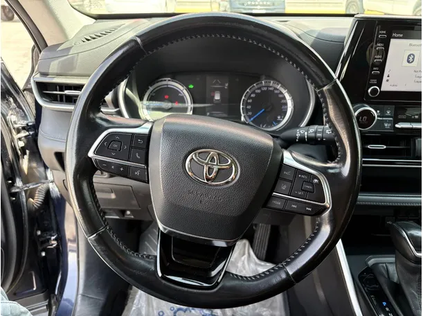 Car image 23