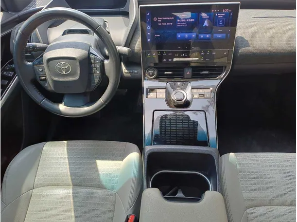 Car image 16
