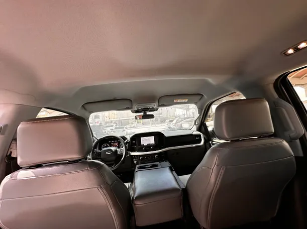 Car image 16