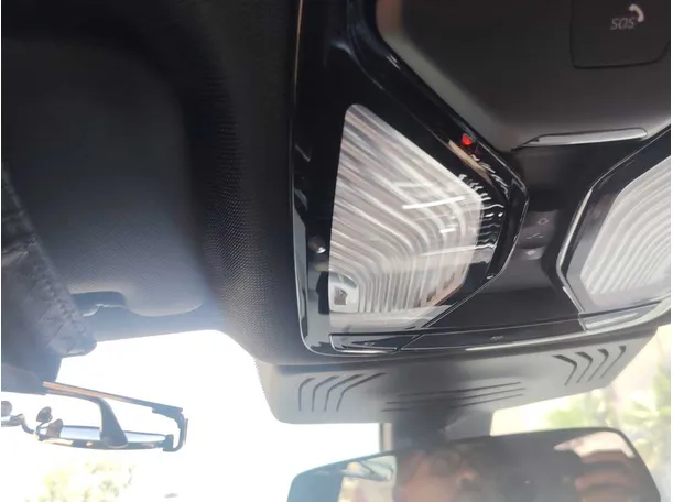 Car image 29