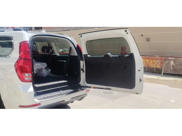 Car image 22