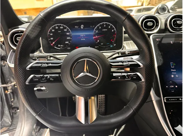 Car image 19